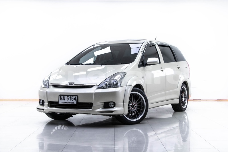 Buy used toyota wish silver car in import - dubai in maseru - carsotho