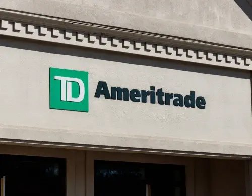 Charles Schwab vs. TD Ameritrade: Which Should You Choose?