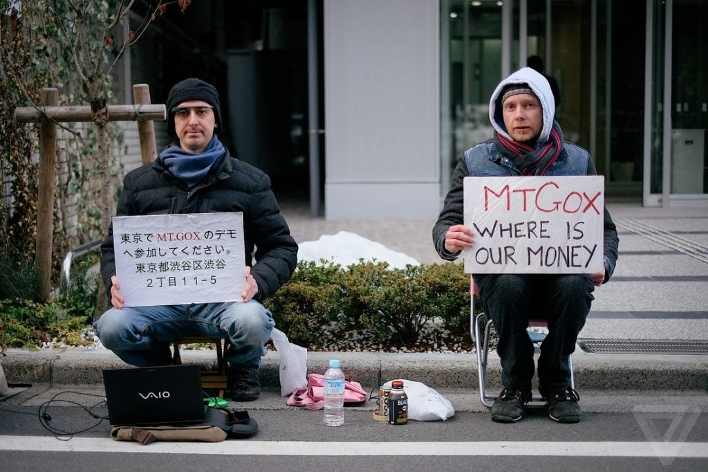 Major bitcoin exchange Mt. Gox insolvent, disappears from Internet