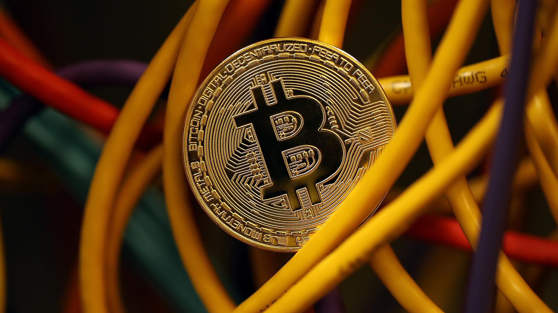 Hundreds of bitcoin-mining servers stolen in Iceland | Iceland | The Guardian