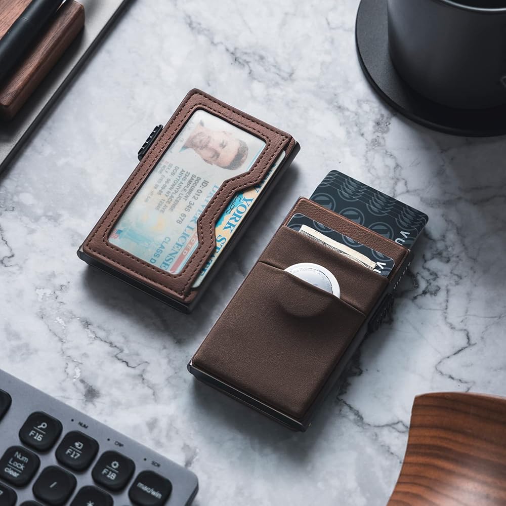 The Best Minimalist Wallets in , Tested by Style and Gear Editors