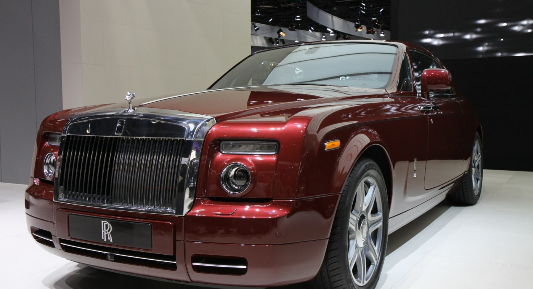 Rolls-Royce Phantom | CarBuzz