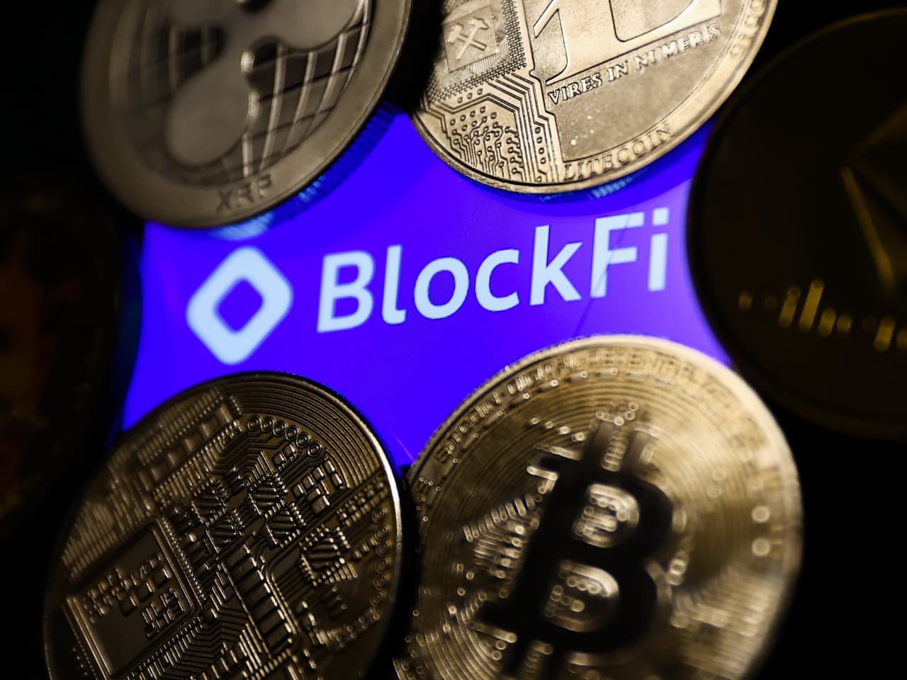 BlockFi vs. Coinbase: Which Should You Choose?