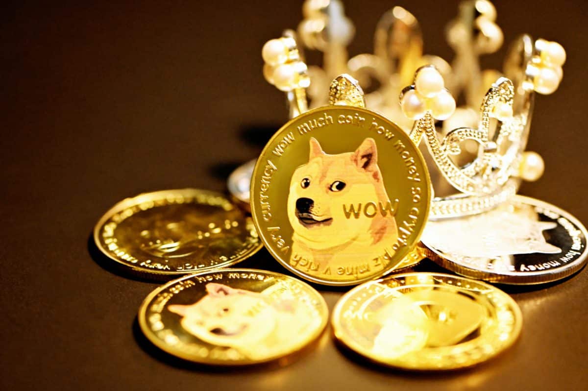 Dogecoin vs Bitcoin: Understanding the Differences