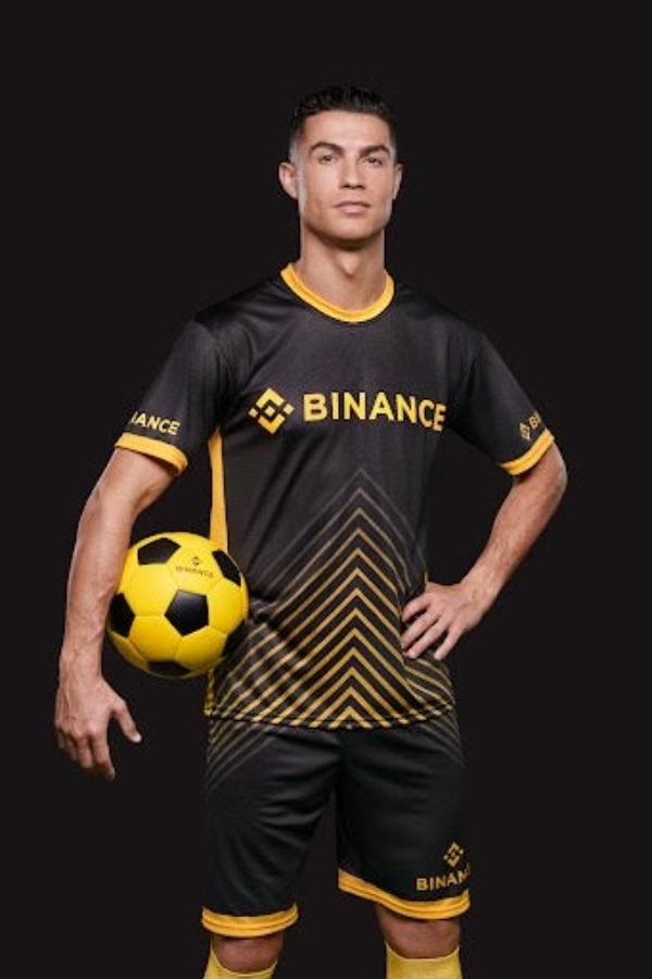 Cristiano Ronaldo hit with US$1 billion class-action lawsuit over Binance NFTs | CTV News