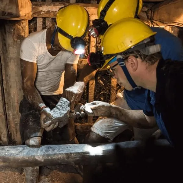 Sapphire Mining Photos and Premium High Res Pictures - Getty Images