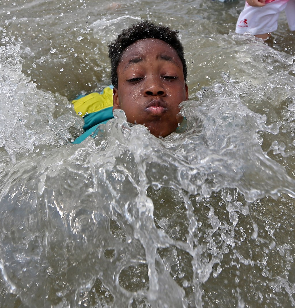 Mass. DCR swimming facilities to be open for extended hours during extreme heat - The Boston Globe