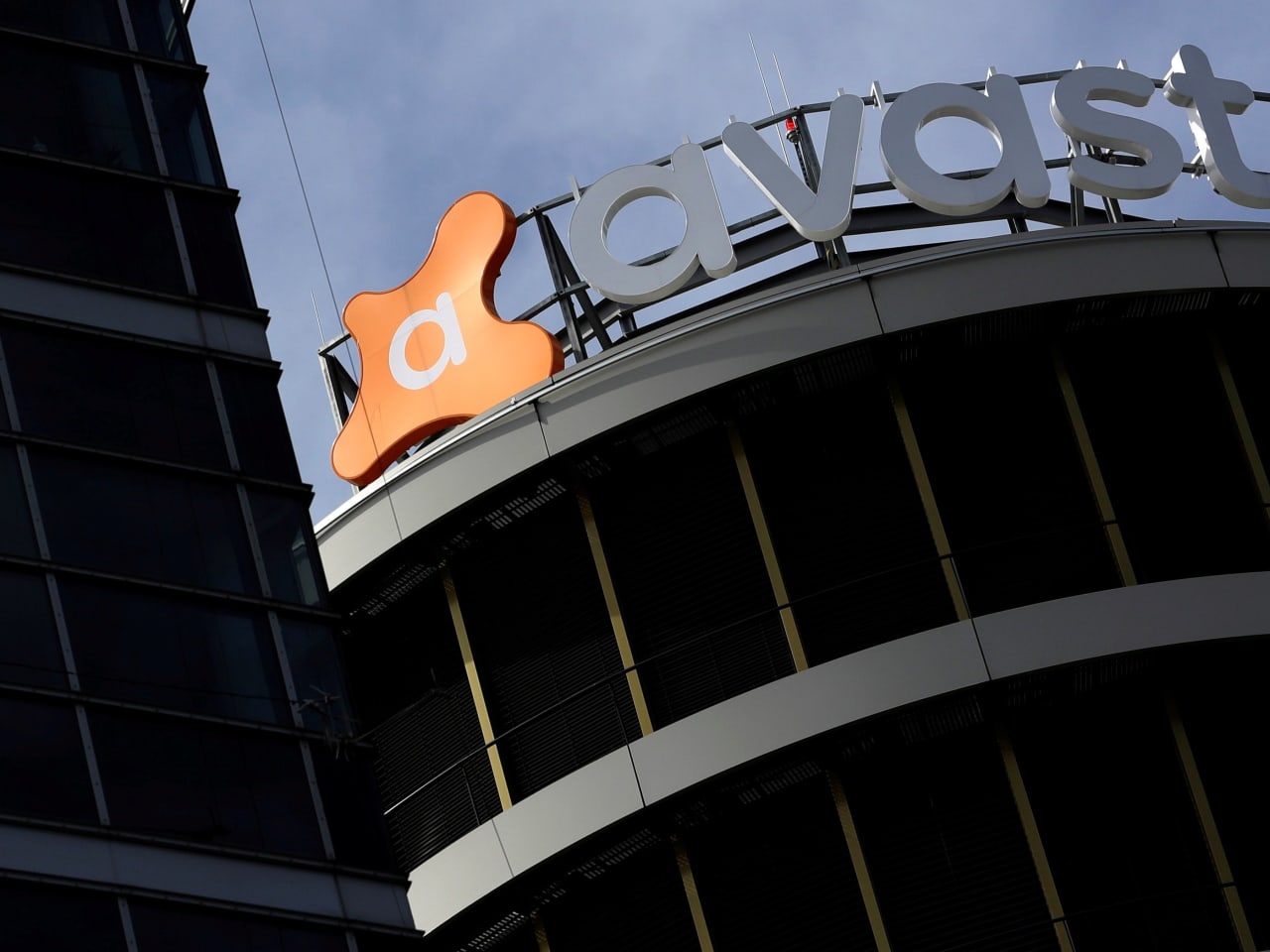 Avast PLC (LON:AVST) Share Price | RNS News, Quotes, & Charts | AVST.L |