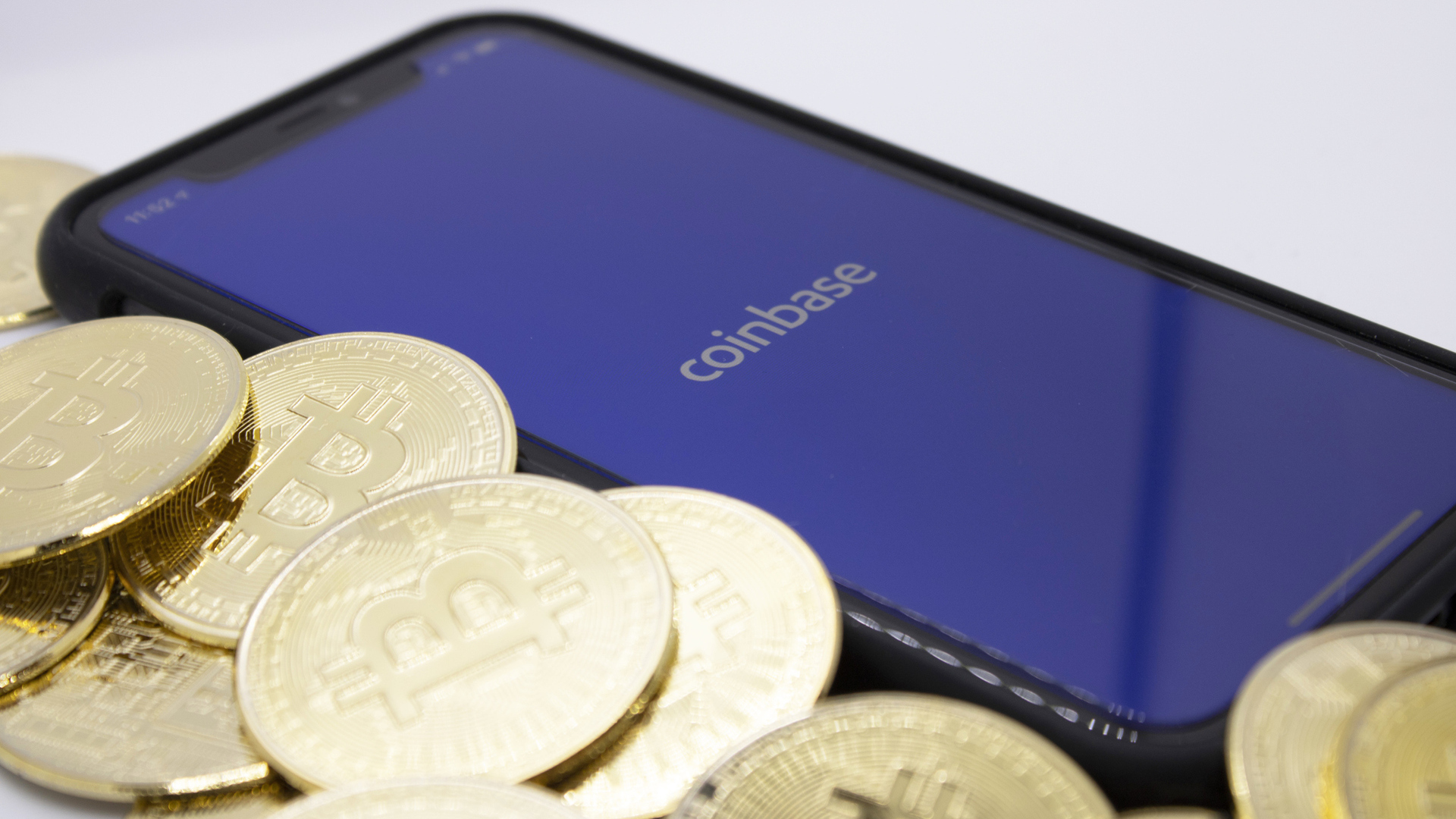 Coinbase exchange slashes fees for high-volume traders