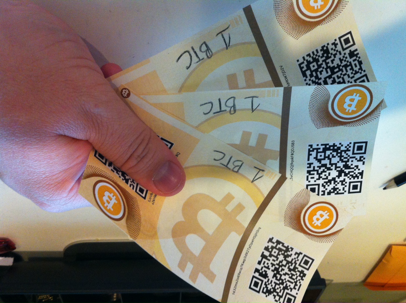 Are Paper Wallets Safe for Crypto? Bitcoin Paper Wallets!