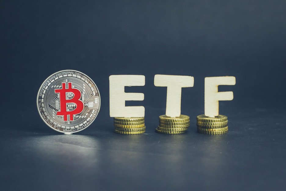 SEC Greenlights Bitcoin ETFs: What Happened and What It Portends | Foley & Lardner LLP