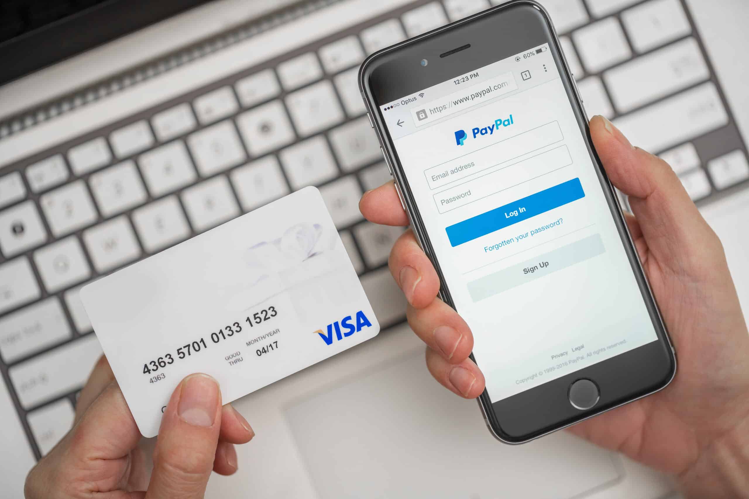 How do I buy and send a digital gift card through PayPal? | PayPal GB