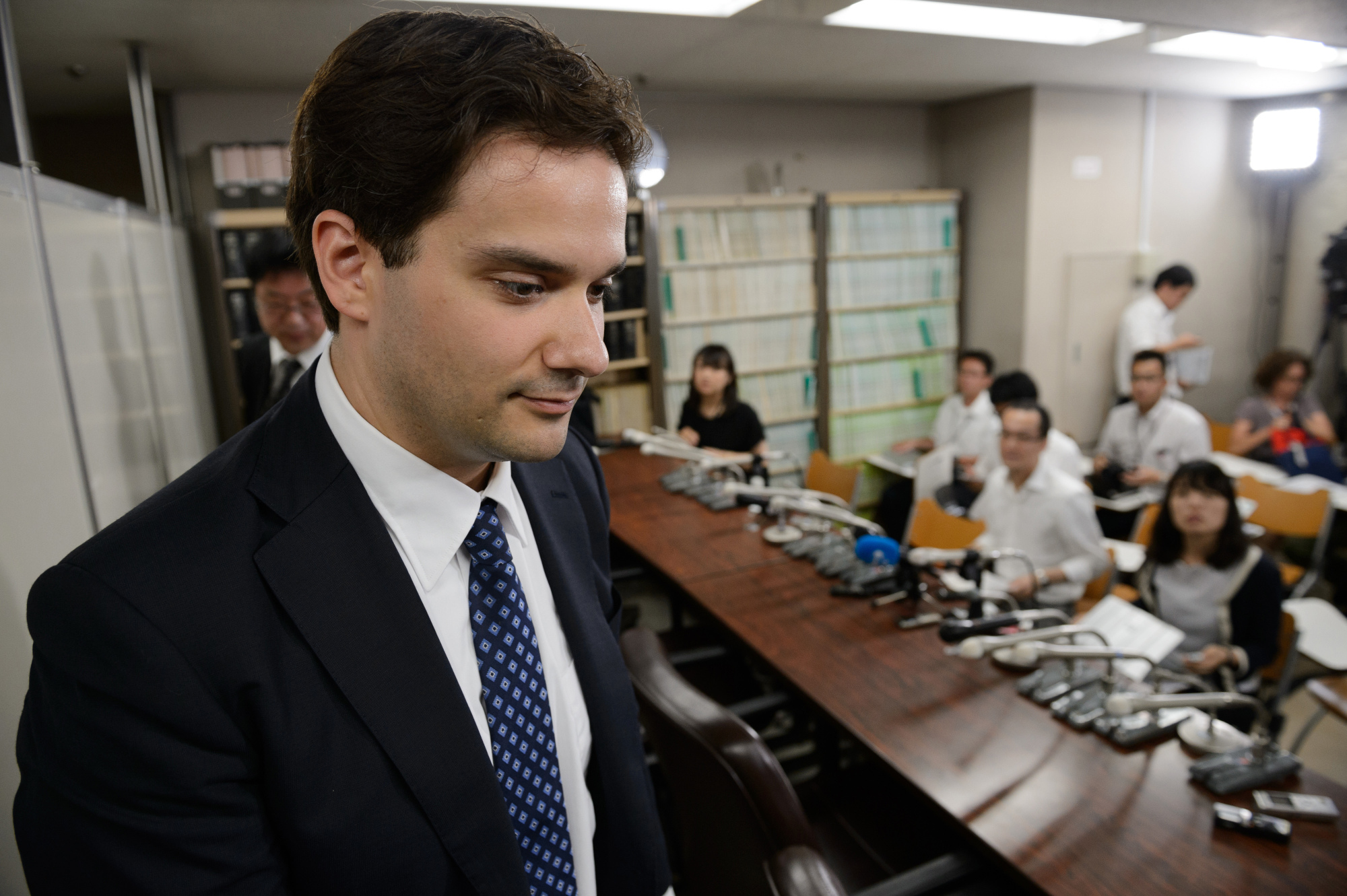 Unmasking the Mt: Gox Scam: Examining the Depths of Financial Fraud - FasterCapital