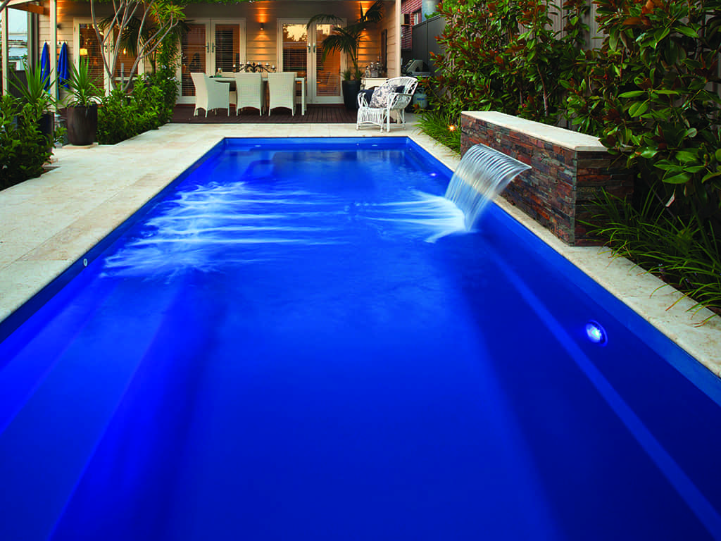 Poolscom - Enjoy a Fiberglass Cocktail Pool %