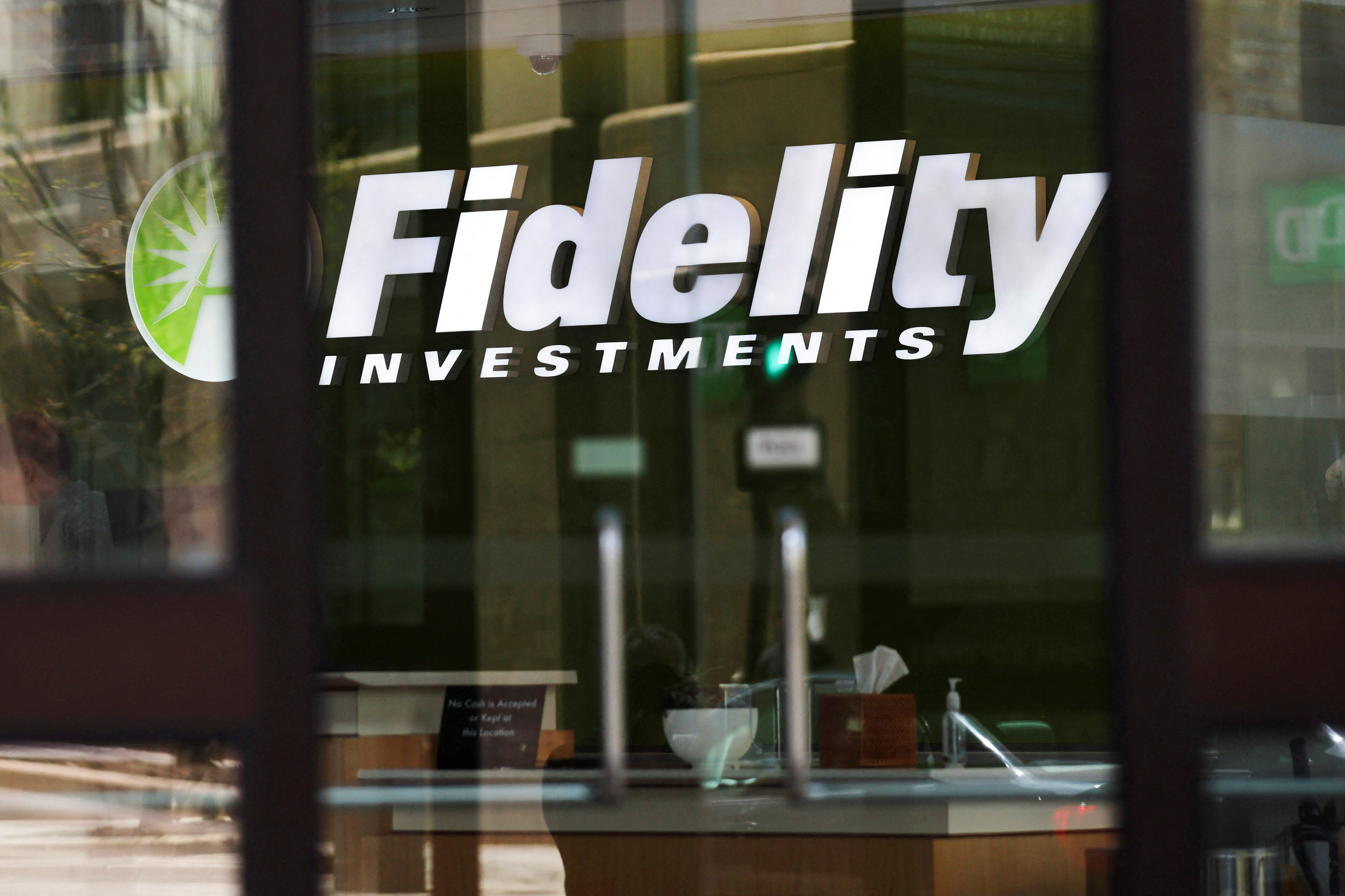 Ways to invest in crypto | Fidelity