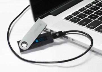 CONNECTING LEDGER NANO S PLUS TO IPHONE 15 AND ANDROID PHONE