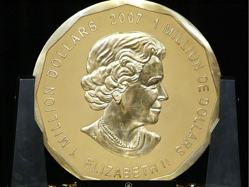 1 million-dollar gold coin of Queen Elizabeth II on view in the Bode-Museum