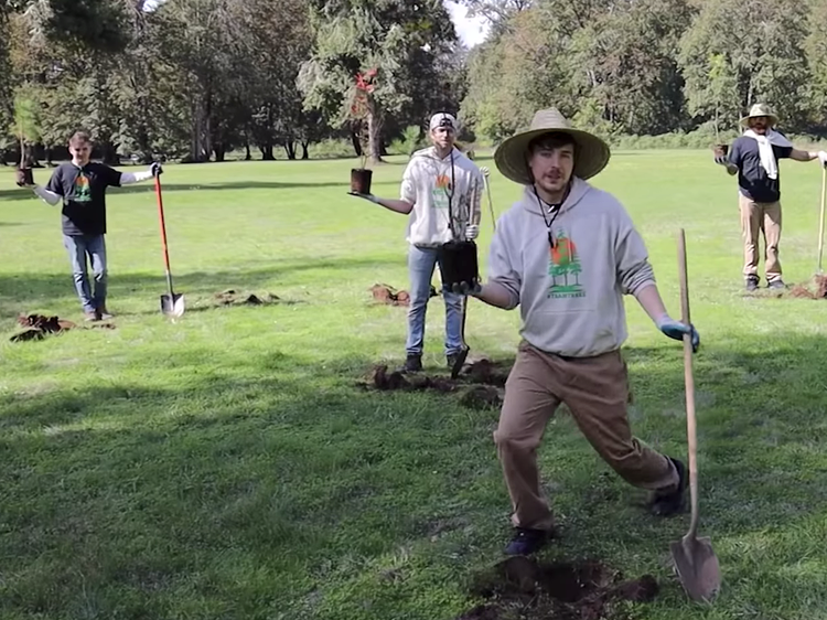 RECAP — #TeamTrees and YouTuber MrBeast make Groot proud | videoclip | Kids News