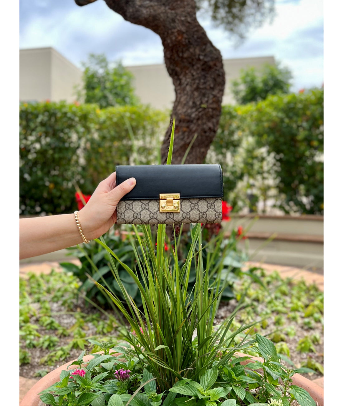 tas shoulder-bag Gucci Mini Padlock Bee Leather Black GHW Shoulder Bag | Tinkerlust