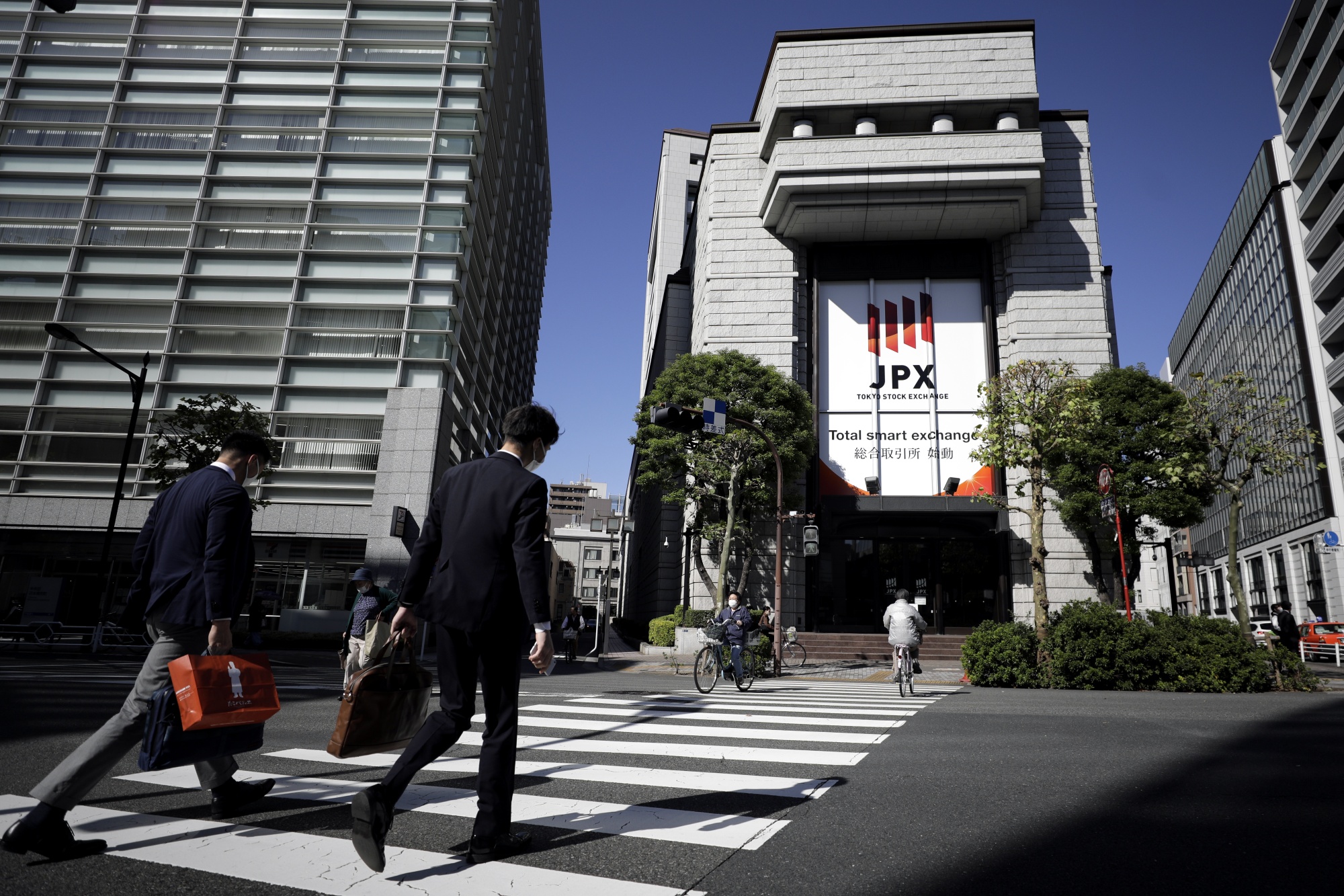 Tokyo Stock Exchange to extend trading hours in Xinhua